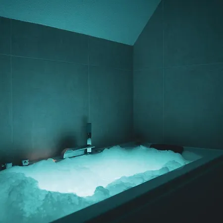 140qm Luxurioeses Penthouse Mitten In Schwaebisch Gmuend, 70qm Dachterrasse & Top-lage, Mit Whirpool, Jetzt Buchen! Schwäbisch Gmünd