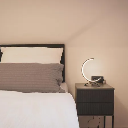 140qm Luxurioeses Penthouse Mitten In Schwaebisch Gmuend, 70qm Dachterrasse & Top-lage, Mit Whirpool, Jetzt Buchen! Apartment