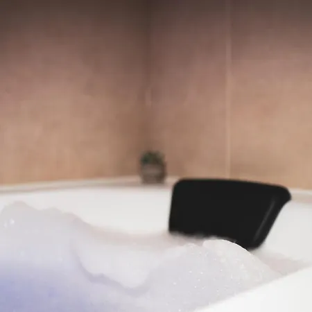 140qm Luxurioeses Penthouse Mitten In Schwaebisch Gmuend, 70qm Dachterrasse & Top-lage, Mit Whirpool, Jetzt Buchen! Appartement *