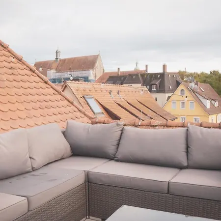 140qm Luxurioeses Penthouse Mitten In Schwaebisch Gmuend, 70qm Dachterrasse & Top-lage, Mit Whirpool, Jetzt Buchen! Apartment Schwaebisch Gmuend