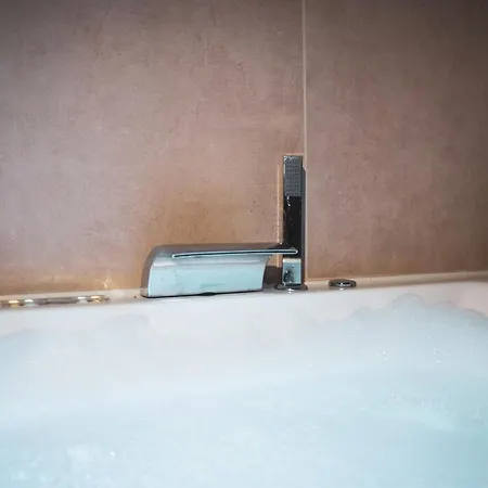 140qm Luxurioeses Penthouse Mitten In Schwaebisch Gmuend, 70qm Dachterrasse & Top-lage, Mit Whirpool, Jetzt Buchen! *