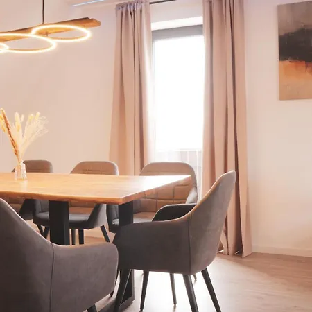 140qm Luxurioeses Penthouse Mitten In Schwaebisch Gmuend, 70qm Dachterrasse & Top-lage, Mit Whirpool, Jetzt Buchen! Appartement *