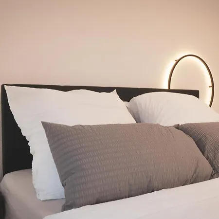 140qm Luxurioeses Penthouse Mitten In Schwaebisch Gmuend, 70qm Dachterrasse & Top-lage, Mit Whirpool, Jetzt Buchen! Appartement Schwäbisch Gmünd