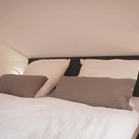 140qm Luxurioeses Penthouse Mitten In Schwaebisch Gmuend, 70qm Dachterrasse & Top-lage, Mit Whirpool, Jetzt Buchen! * Schwaebisch Gmuend