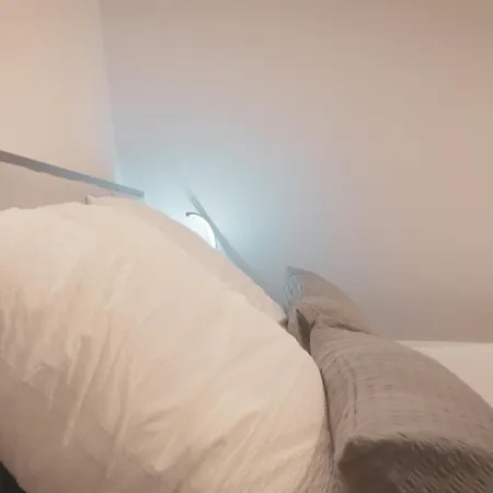 140qm Luxurioeses Penthouse Mitten In Schwaebisch Gmuend, 70qm Dachterrasse & Top-lage, Mit Whirpool, Jetzt Buchen! דירה Schwäbisch Gmünd