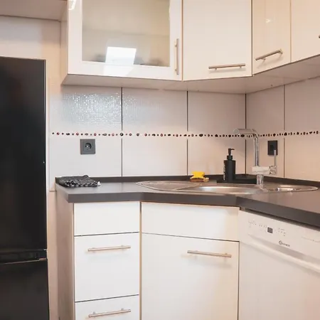 140qm Luxurioeses Penthouse Mitten In Schwaebisch Gmuend, 70qm Dachterrasse & Top-lage, Mit Whirpool, Jetzt Buchen! Schwaebisch Gmuend