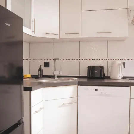 Appartement 140qm Luxurioeses Penthouse Mitten In Schwaebisch Gmuend, 70qm Dachterrasse & Top-lage, Mit Whirpool, Jetzt Buchen! *